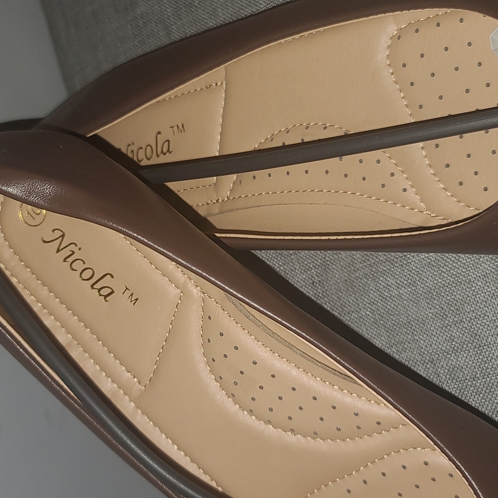 Flats - Picture 2 of 4